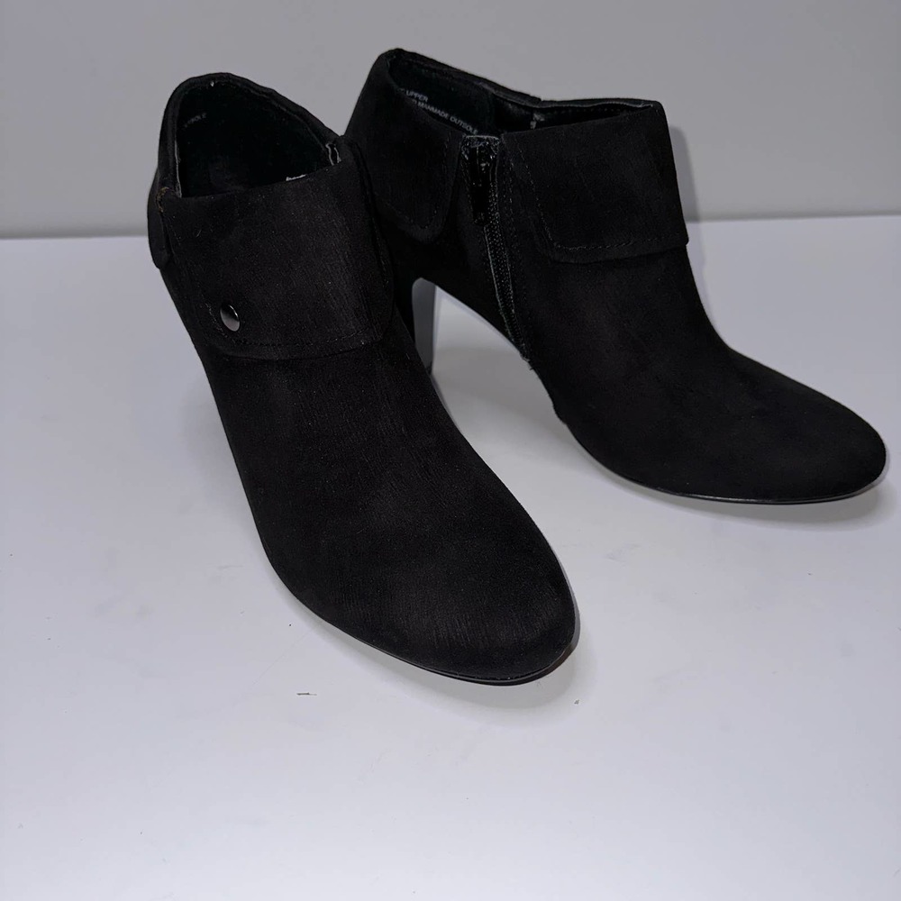 Karen Scott Women's Black Suede Ankle Booties  7.5M EUC Like New - Picture 3 of 8